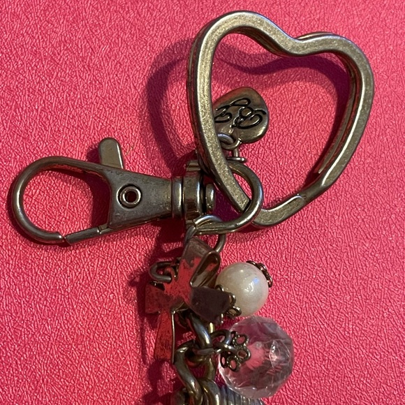 Betsey Johnson Rare Glitter Crystal Skull Angel Halo Keyring / Keychain - Picture 6 of 7